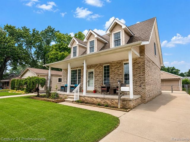 21819 Maple Street, Saint Clair Shores, MI 48081