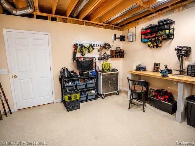 21819 Maple Street, Saint Clair Shores, MI 48081