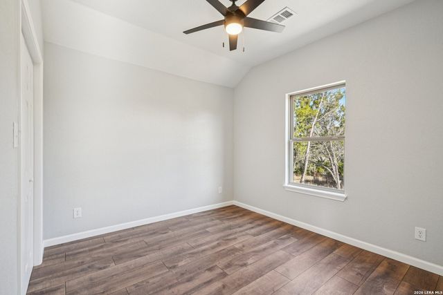 118 Matt Dillon Dr, Bandera, TX 78003