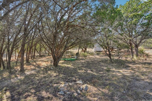 118 Matt Dillon Dr, Bandera, TX 78003