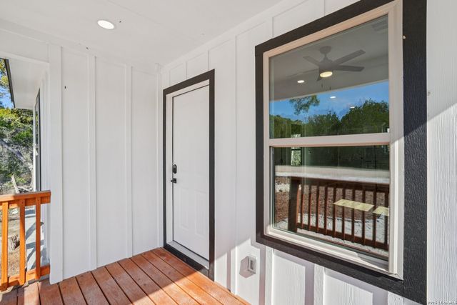 118 Matt Dillon Dr, Bandera, TX 78003