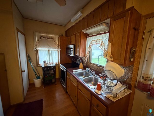 618 W 13th St Street, Sioux Falls, SD 57104