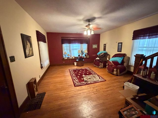 618 W 13th St Street, Sioux Falls, SD 57104
