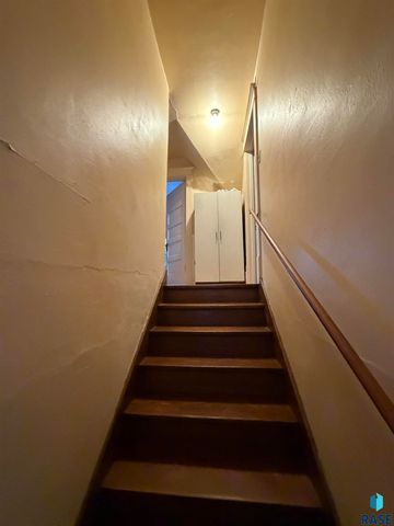 618 W 13th St Street, Sioux Falls, SD 57104