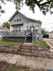 618 W 13th St Street, Sioux Falls, SD 57104