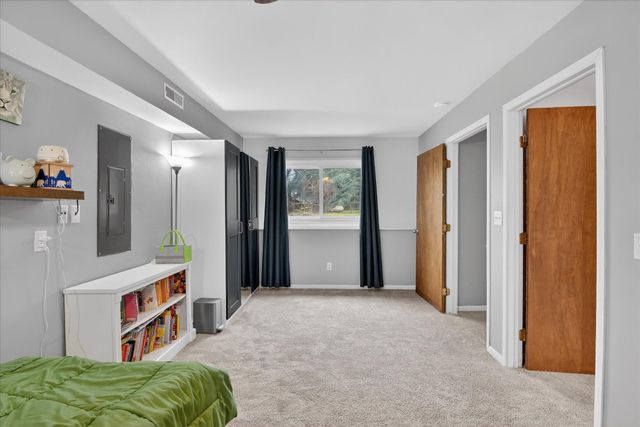 7901 W Waters Road, Ann Arbor, MI 48103