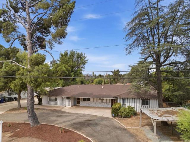 646 El Rancho Dr, El Cajon, CA 92019