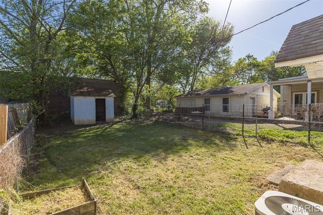 129 E Pratt Street, De Soto, MO 63020
