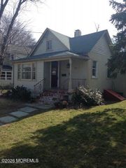 20 Lockwood Place, Fair Haven, NJ 07704