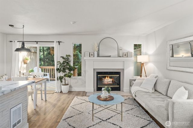 5010 168th Street #C, Lynnwood, WA 98037