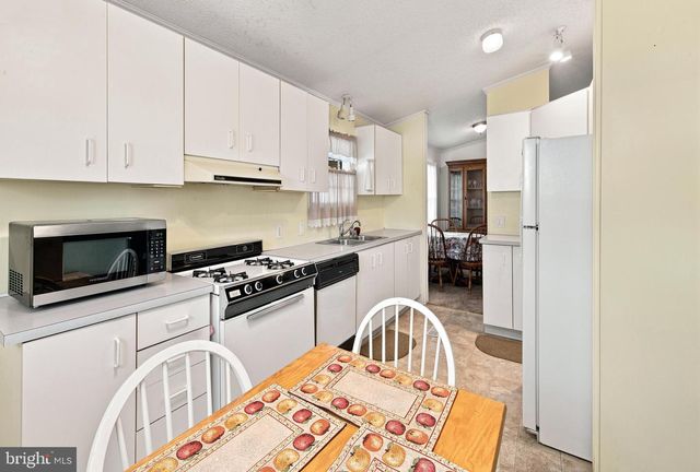 209 SUNNYSIDE LN, Williamstown, NJ 08094