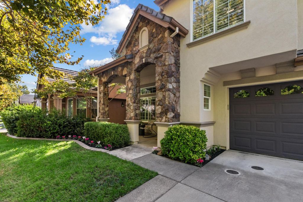 2554 Burnaby Way, Sacramento, CA 95833