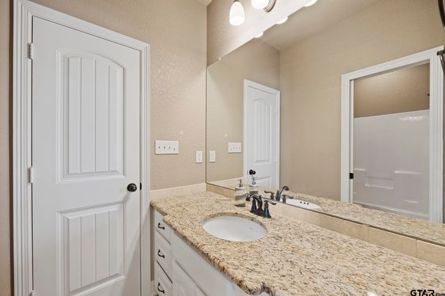 7726 Cherryhill Dr, Tyler, TX 75703