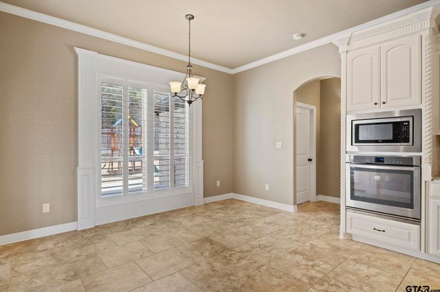 7726 Cherryhill Dr, Tyler, TX 75703