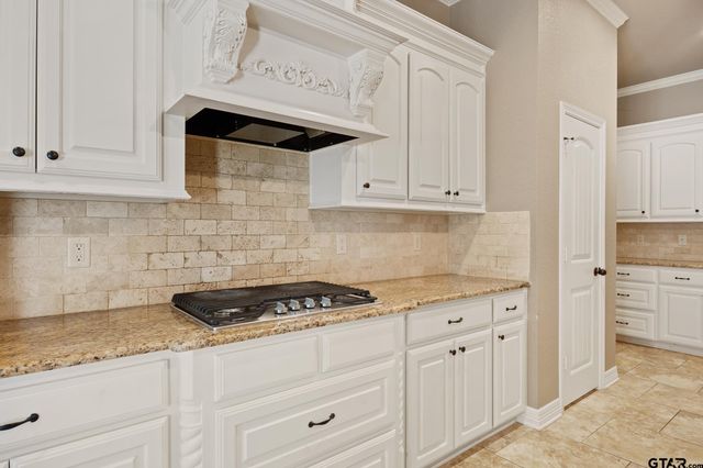 7726 Cherryhill Dr, Tyler, TX 75703