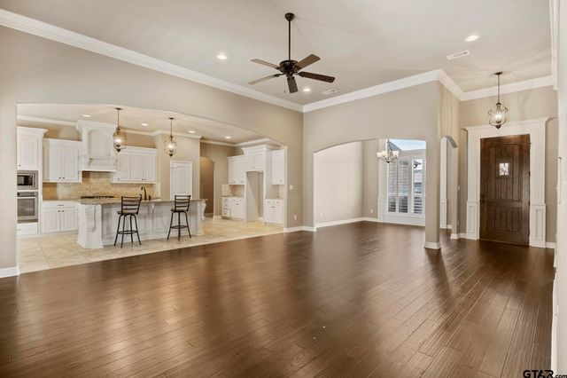 7726 Cherryhill Dr, Tyler, TX 75703