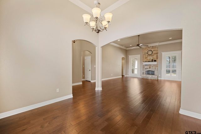 7726 Cherryhill Dr, Tyler, TX 75703
