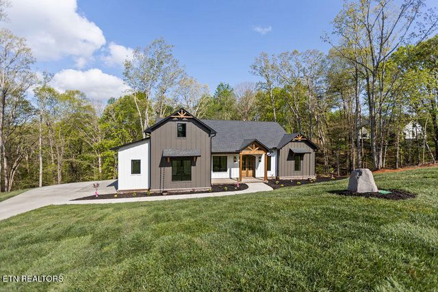 788 Blackberry Ridge Rd, Lenoir City, TN 37772