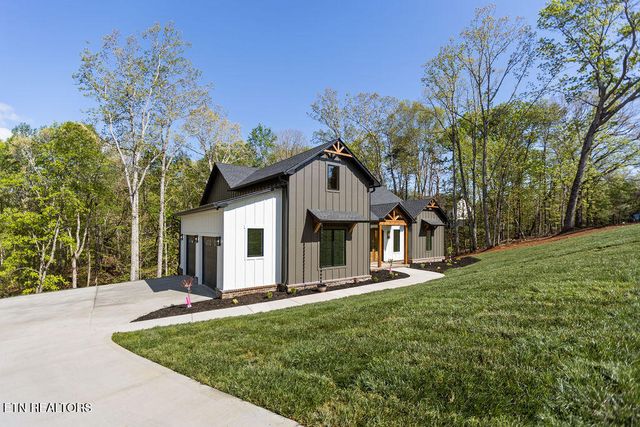 788 Blackberry Ridge Rd, Lenoir City, TN 37772