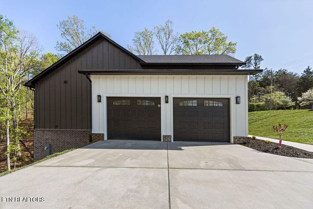 788 Blackberry Ridge Rd, Lenoir City, TN 37772