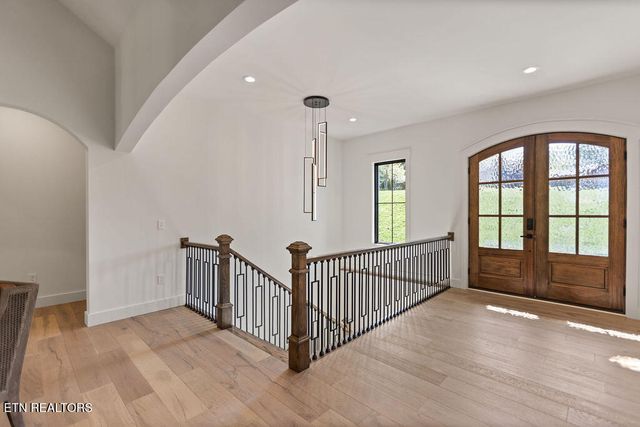 788 Blackberry Ridge Rd, Lenoir City, TN 37772