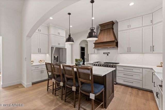 788 Blackberry Ridge Rd, Lenoir City, TN 37772