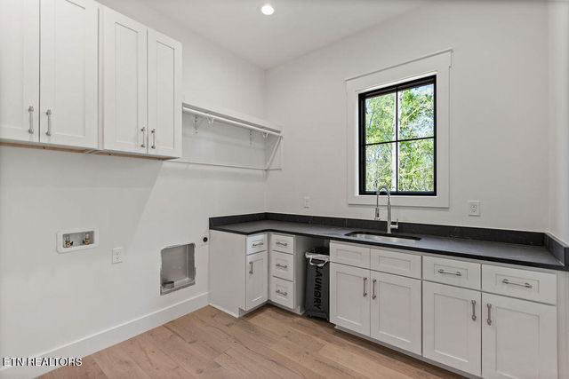788 Blackberry Ridge Rd, Lenoir City, TN 37772