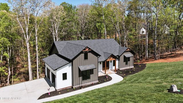 788 Blackberry Ridge Rd, Lenoir City, TN 37772