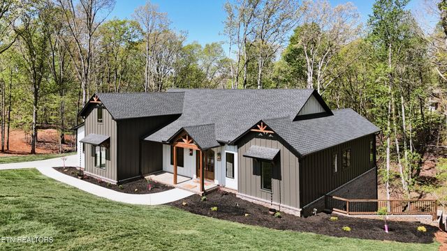 788 Blackberry Ridge Rd, Lenoir City, TN 37772