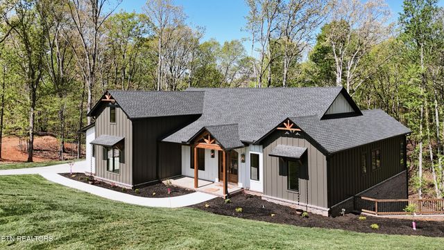 788 Blackberry Ridge Rd, Lenoir City, TN 37772