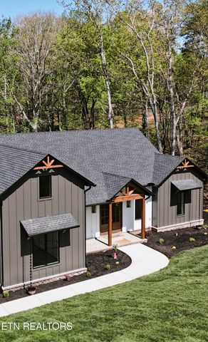 788 Blackberry Ridge Rd, Lenoir City, TN 37772