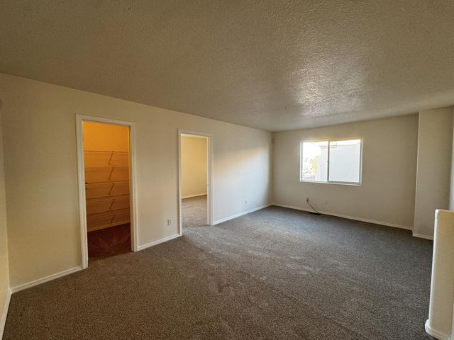 8300 Bluffs Edge Place NW, Albuquerque, NM 87120