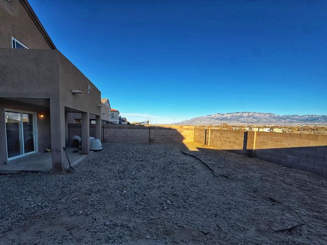 8300 Bluffs Edge Place NW, Albuquerque, NM 87120