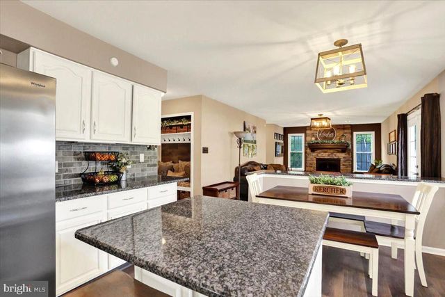 1113 STONEHENGE DR, Reading, PA 19606