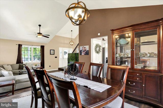 1113 STONEHENGE DR, Reading, PA 19606