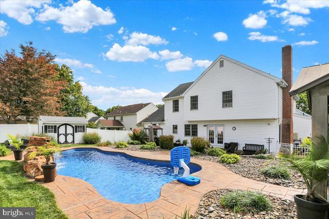 1113 STONEHENGE DR, Reading, PA 19606