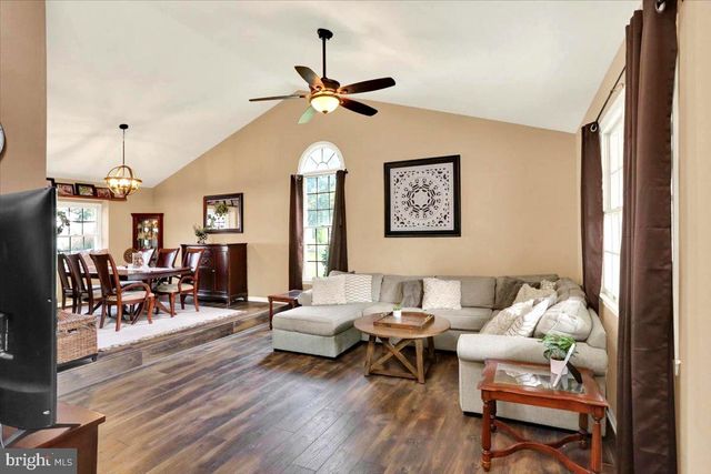 1113 STONEHENGE DR, Reading, PA 19606