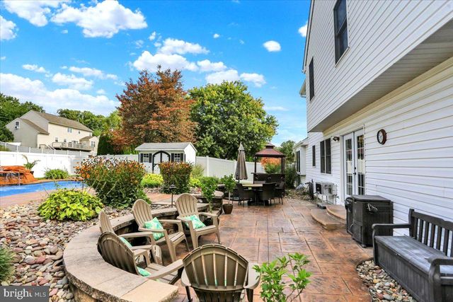 1113 STONEHENGE DR, Reading, PA 19606