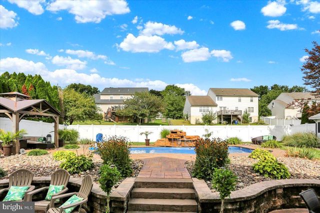 1113 STONEHENGE DR, Reading, PA 19606