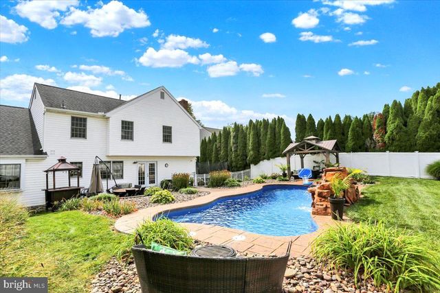 1113 STONEHENGE DR, Reading, PA 19606