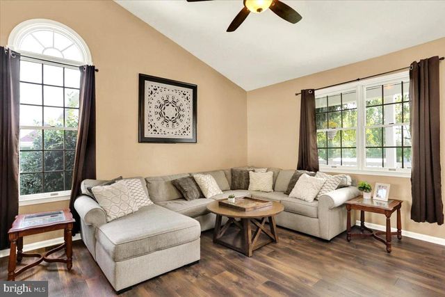 1113 STONEHENGE DR, Reading, PA 19606