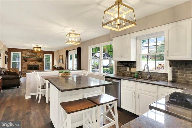 1113 STONEHENGE DR, Reading, PA 19606