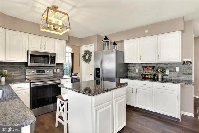 1113 STONEHENGE DR, Reading, PA 19606