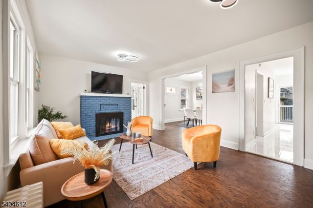 21 Eastern Pkwy, Newark City, NJ 07106