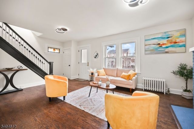 21 Eastern Pkwy, Newark City, NJ 07106