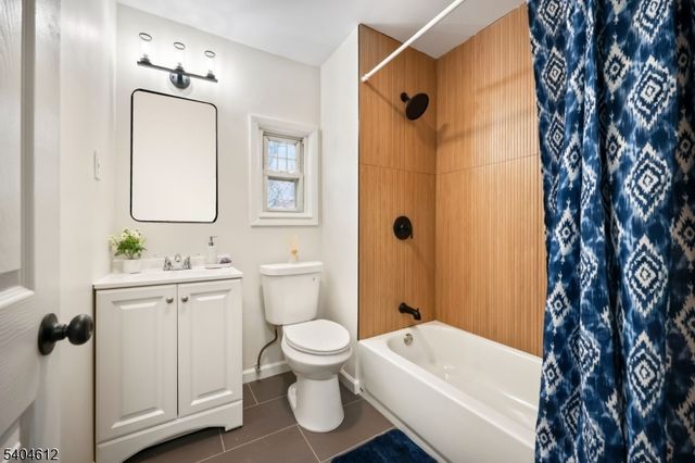 21 Eastern Pkwy, Newark City, NJ 07106