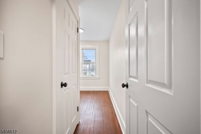 21 Eastern Pkwy, Newark City, NJ 07106