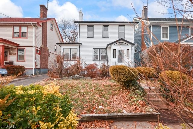 21 Eastern Pkwy, Newark City, NJ 07106