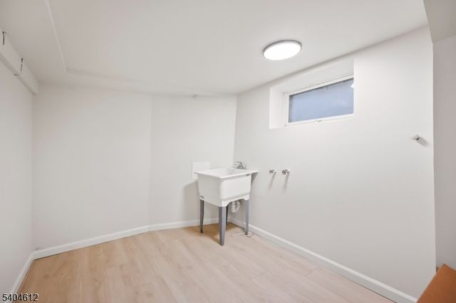 21 Eastern Pkwy, Newark City, NJ 07106