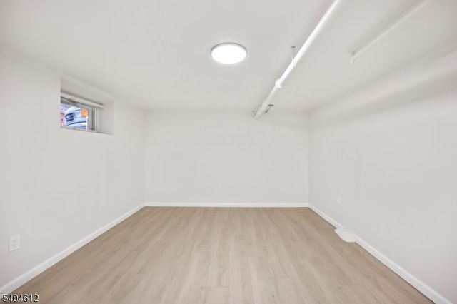 21 Eastern Pkwy, Newark City, NJ 07106